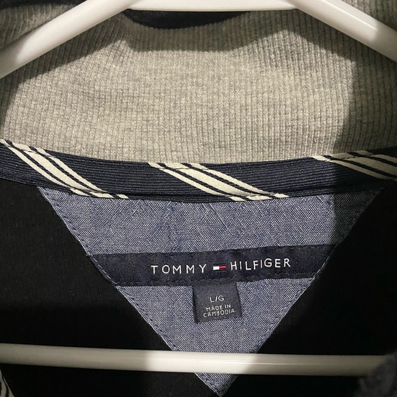 Tommy Hilfiger quarter button sweater size large - Picture 2 of 3